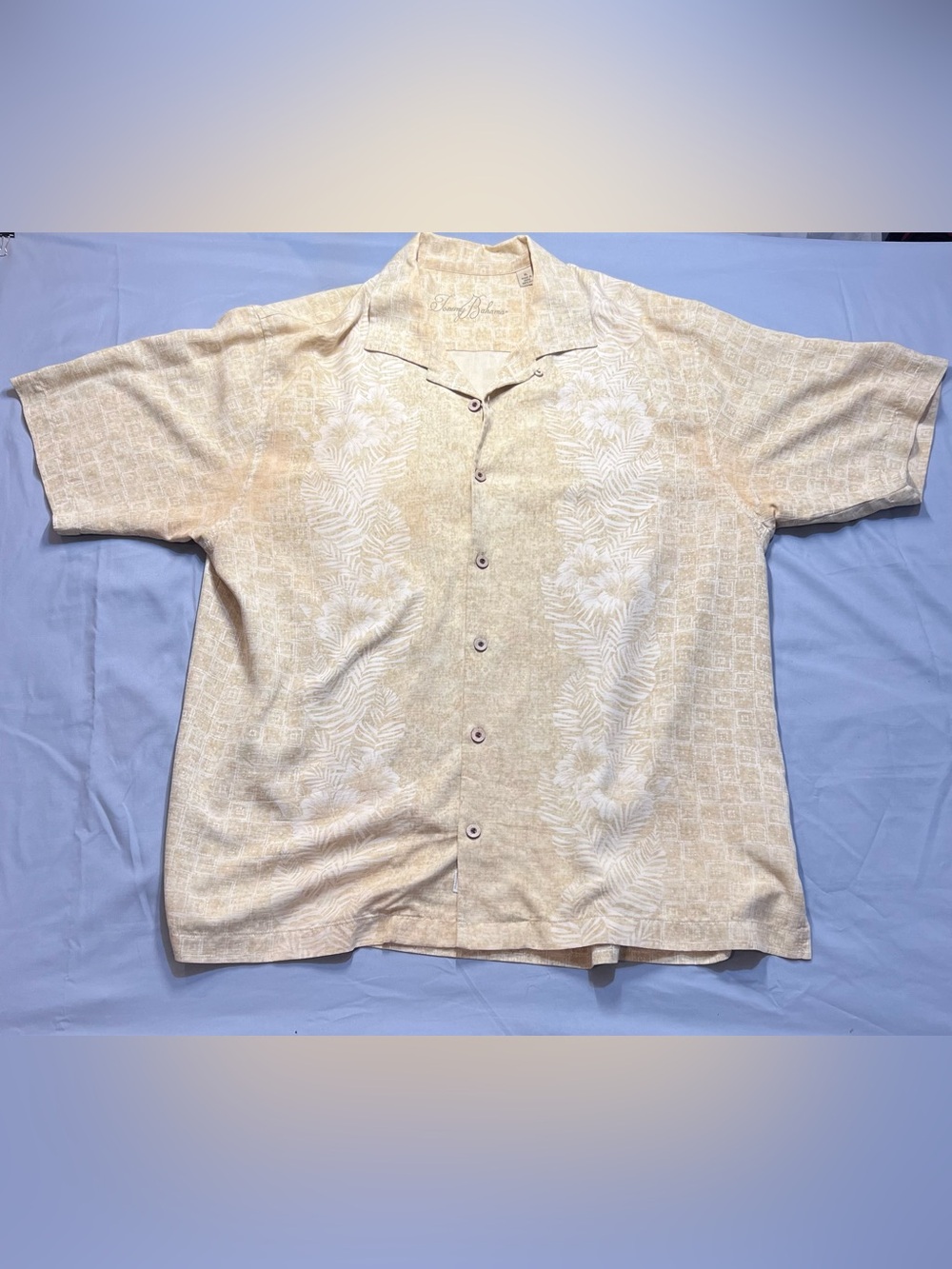 Tommy Bahama Men's Hawaiian  Size XL, 100% Silk, Button-Down, Short Sleeve #004